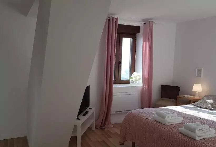 Aamiaismajoitus (B&B) Domaine Du Haut Koenigsbourg