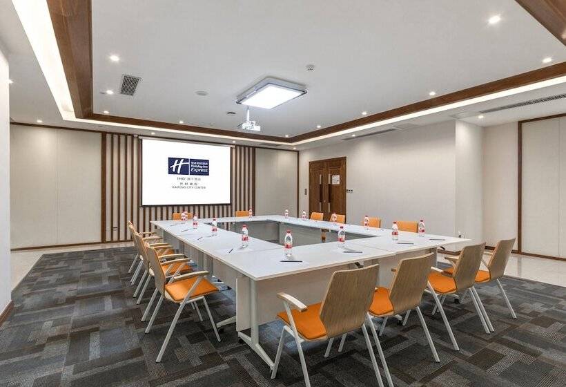 בית מלון כפרי Holiday Inn Express Kaifeng City Center, An Ihg