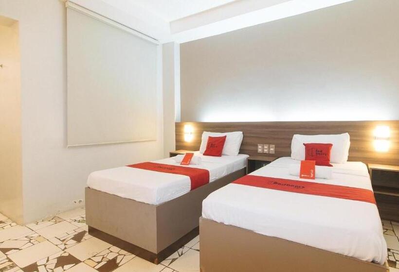 Reddoorz At V Plaza Hotel Manila