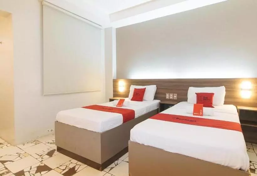 Reddoorz At V Plaza Hotel Manila