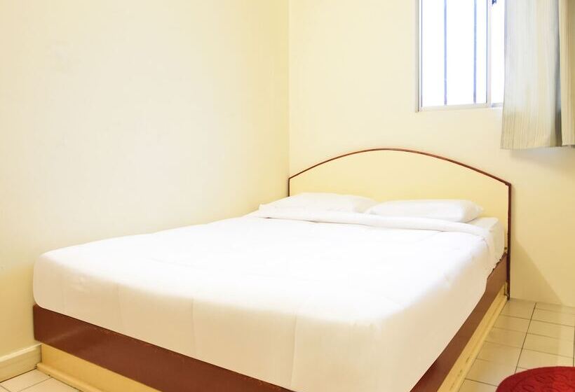 ホテル Spot On 89582 Evergreen