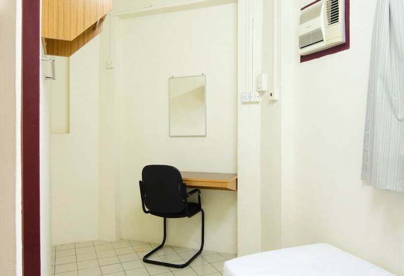 ホテル Spot On 89582 Evergreen