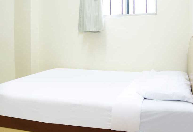 ホテル Spot On 89582 Evergreen