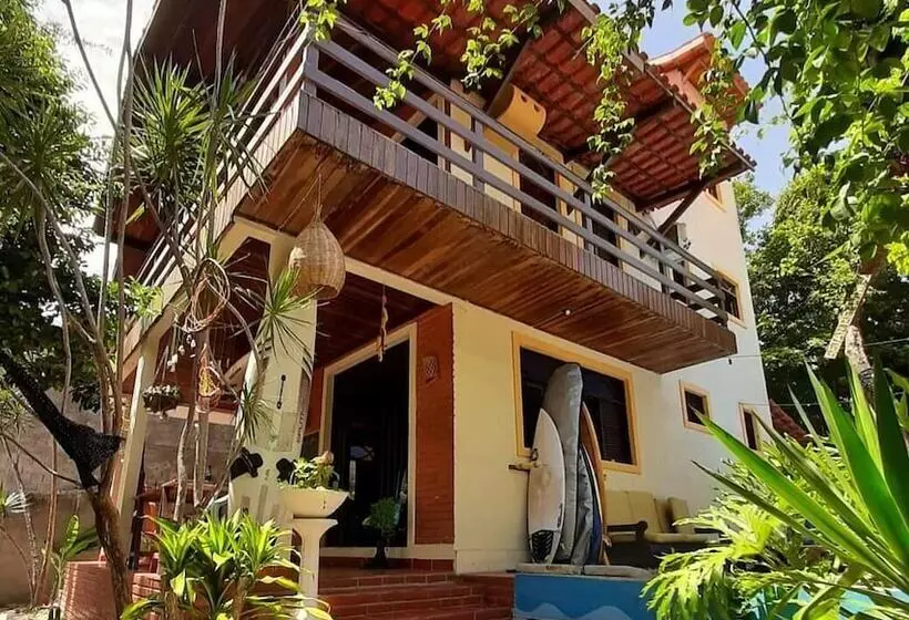 Macaco Surf Hostel