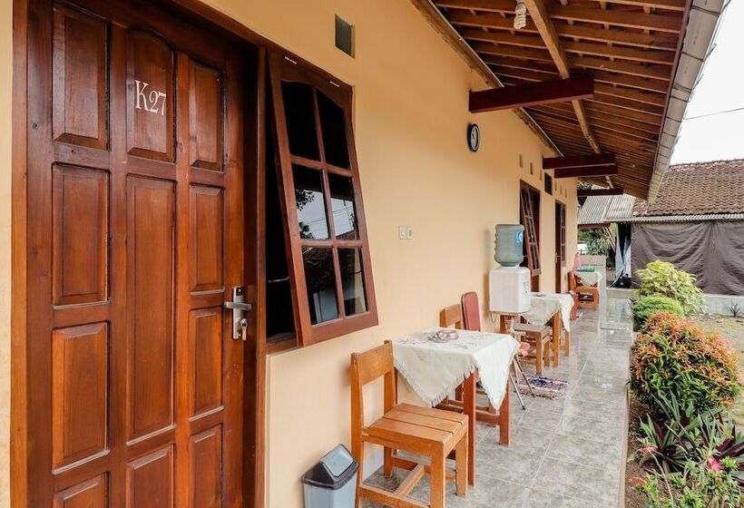 Hostel Penginapan Roro Mendut Syariah