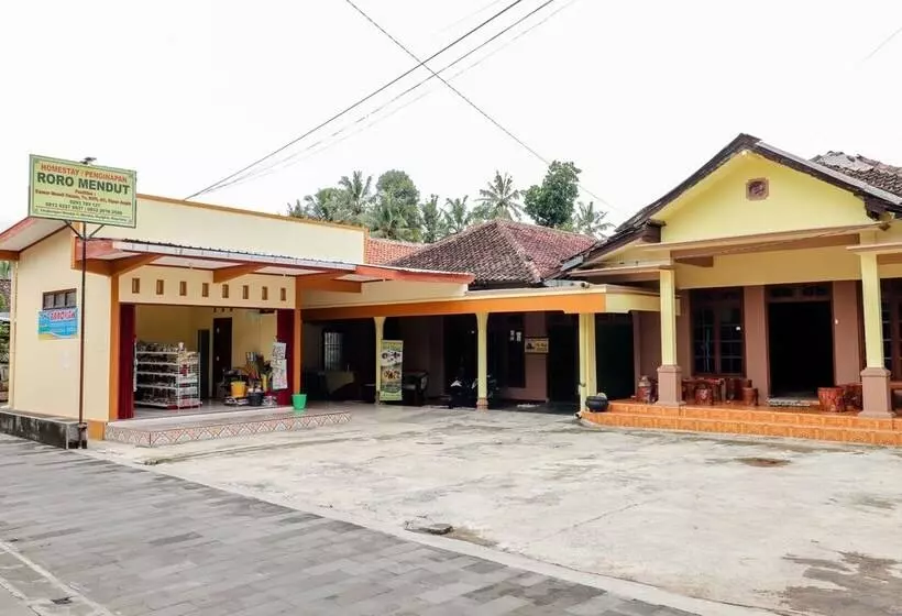 ユースホステル Penginapan Roro Mendut Syariah