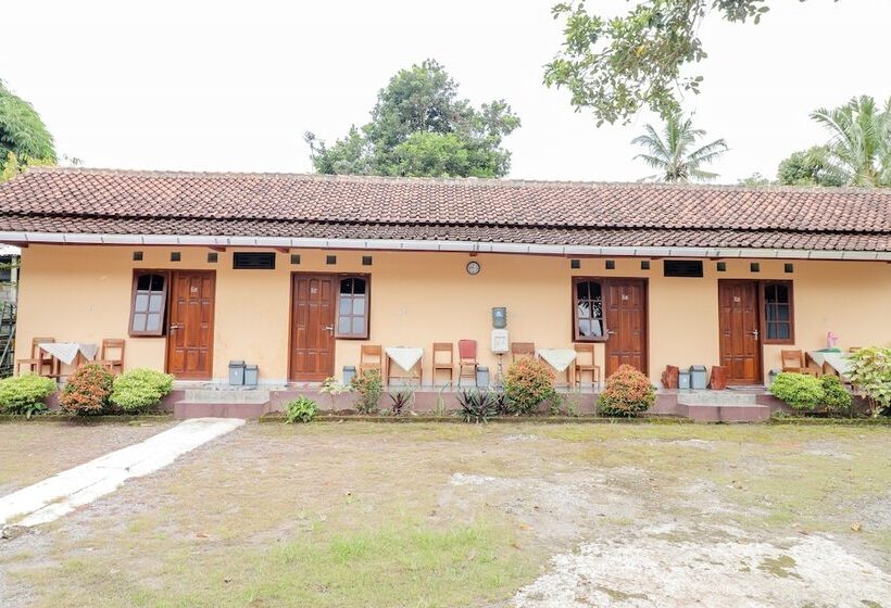 Hostel Penginapan Roro Mendut Syariah