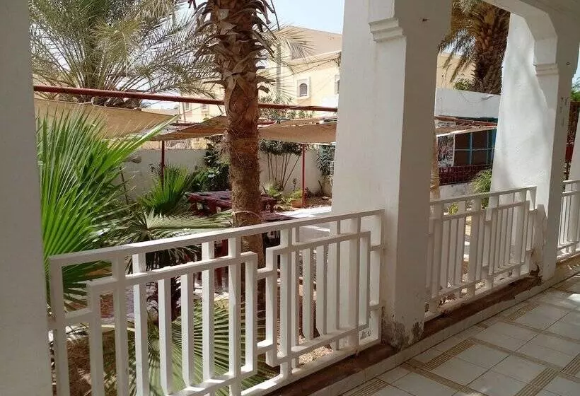 هتل Le Triskell Auberge   Hostel