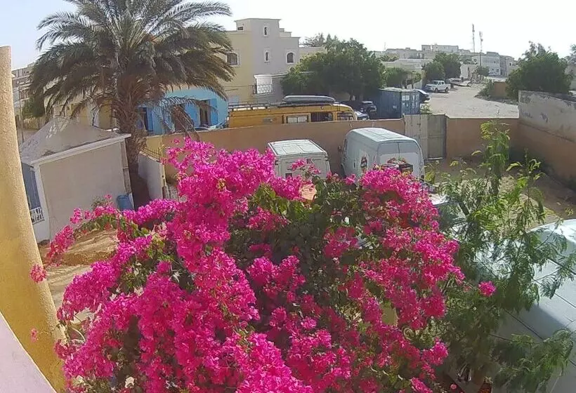 هتل Le Triskell Auberge   Hostel