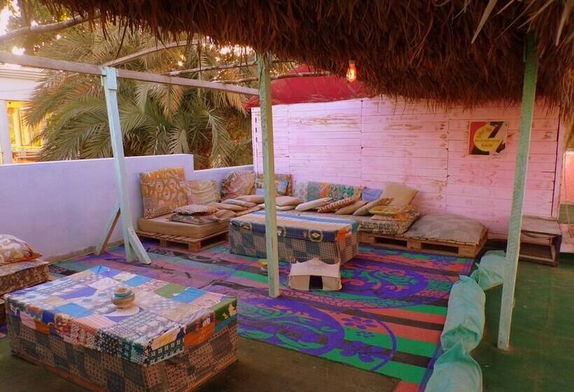 هتل Le Triskell Auberge Hostel