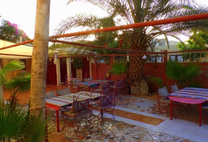 هتل Le Triskell Auberge Hostel