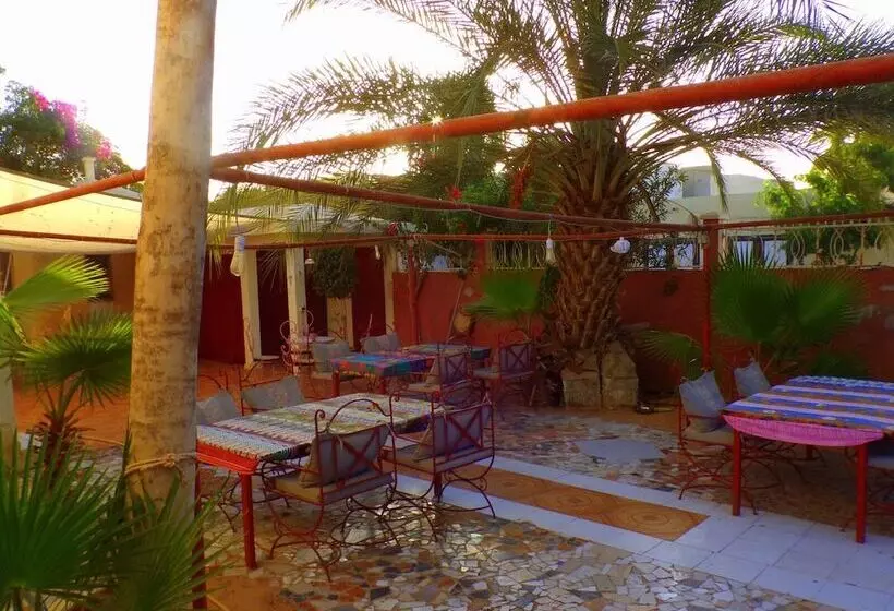 هتل Le Triskell Auberge   Hostel