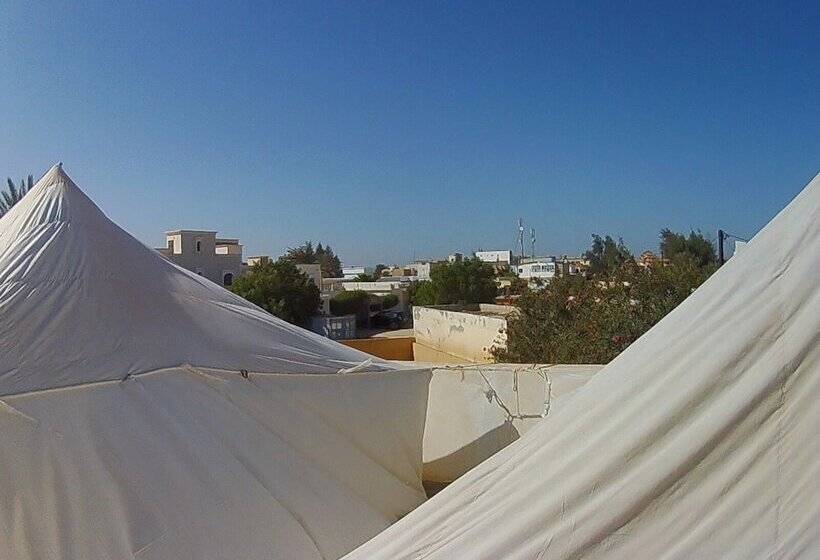 هتل Le Triskell Auberge Hostel