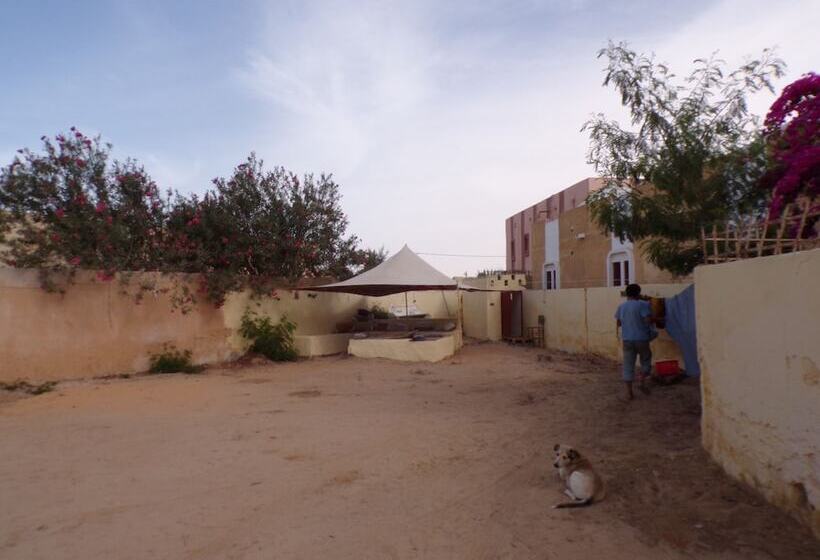 هتل Le Triskell Auberge Hostel