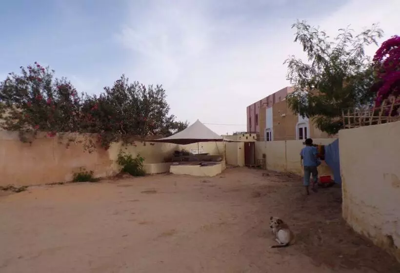 هتل Le Triskell Auberge   Hostel