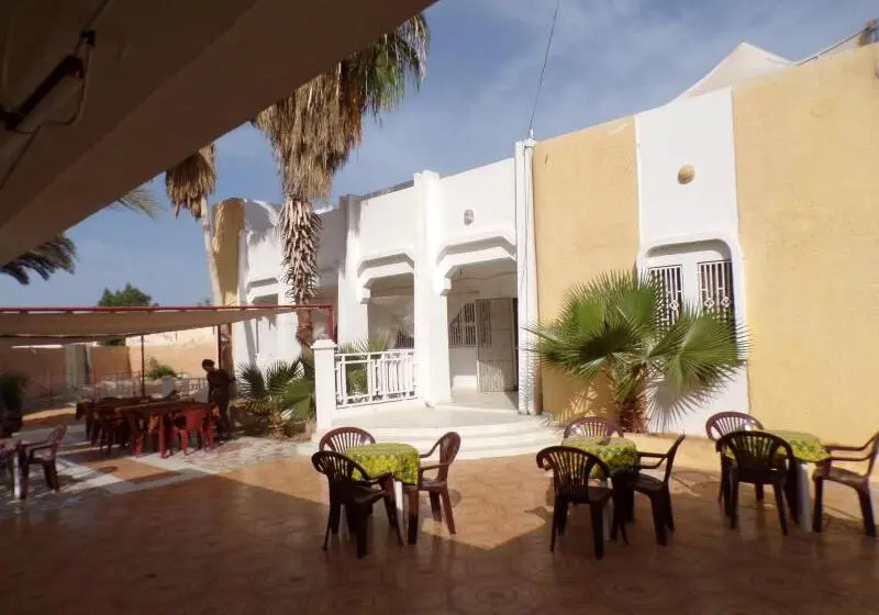 هتل Le Triskell Auberge   Hostel