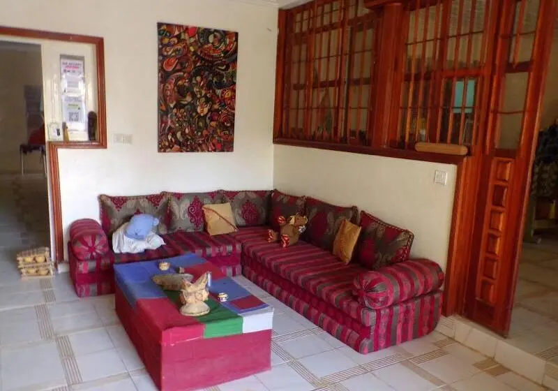 هتل Le Triskell Auberge   Hostel