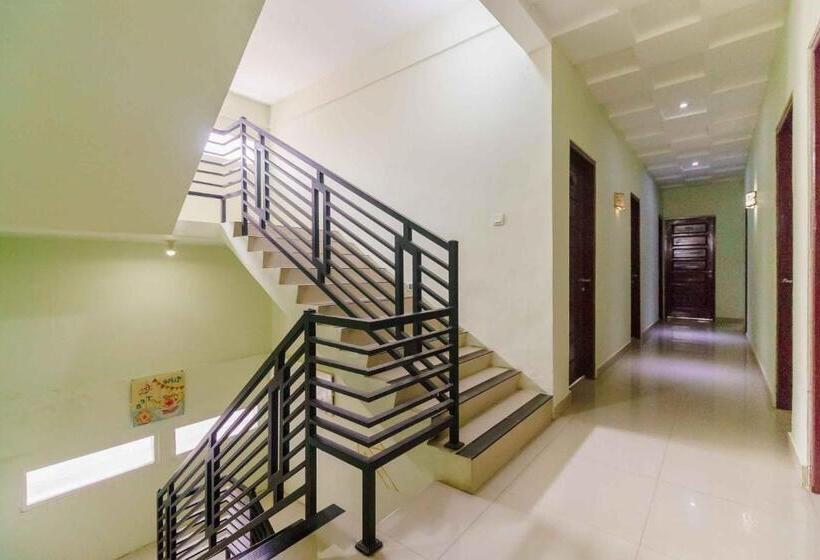 בית מלון כפרי Reddoorz Syariah Near Jam Gadang Bukittinggi 2