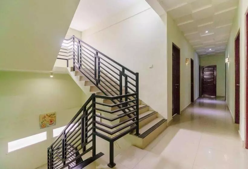 ホテル Reddoorz Syariah Near Jam Gadang Bukittinggi 2