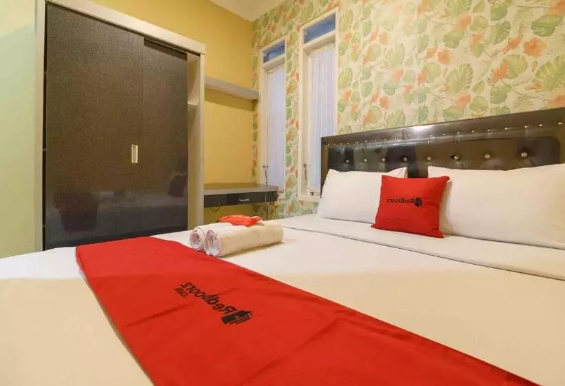 ホテル Reddoorz Syariah Near Jam Gadang Bukittinggi 2