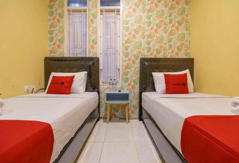 בית מלון כפרי Reddoorz Syariah Near Jam Gadang Bukittinggi 2