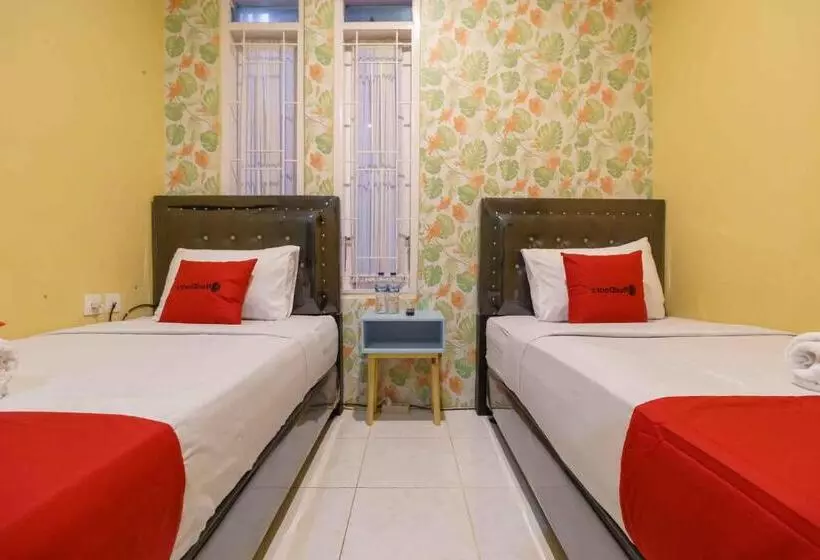 ホテル Reddoorz Syariah Near Jam Gadang Bukittinggi 2