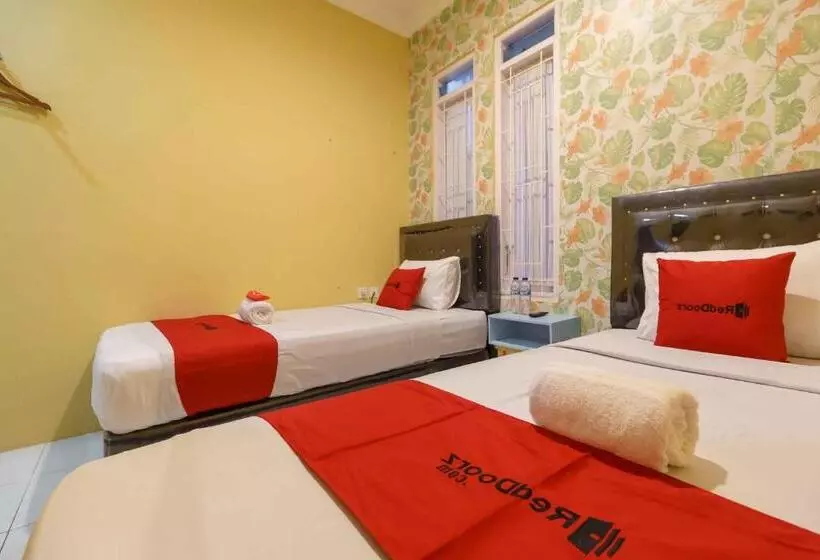ホテル Reddoorz Syariah Near Jam Gadang Bukittinggi 2