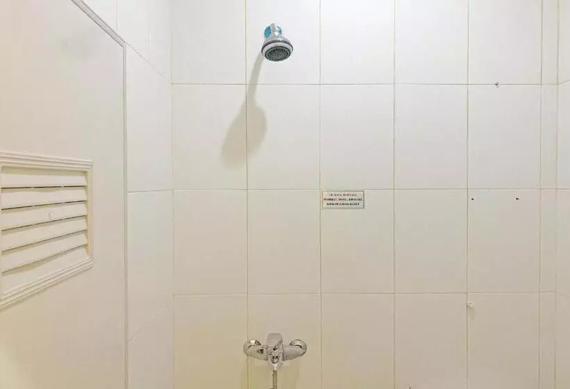 ホテル Reddoorz Syariah Near Jam Gadang Bukittinggi 2