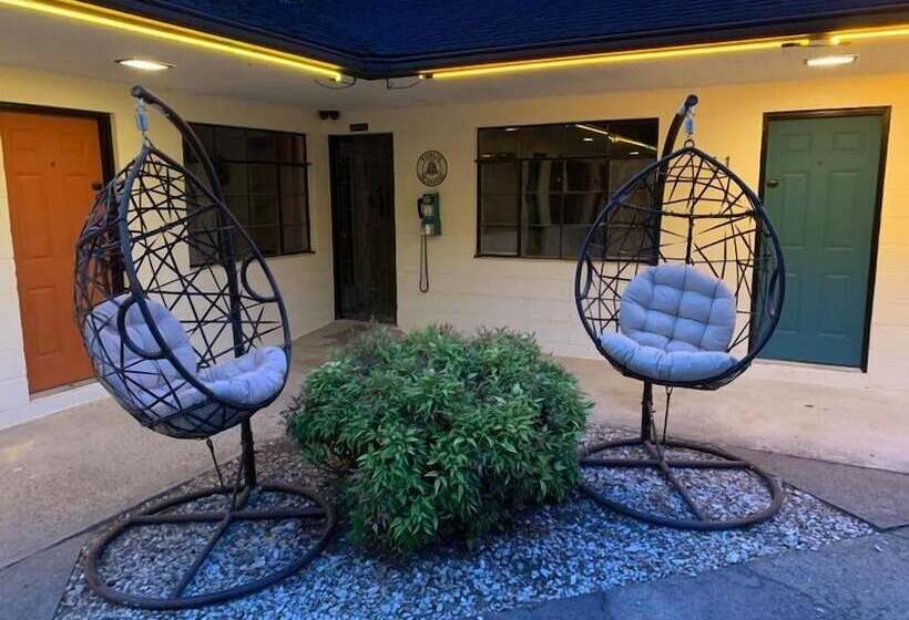 فندق Route 19 Inn