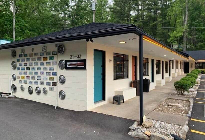 فندق Route 19 Inn