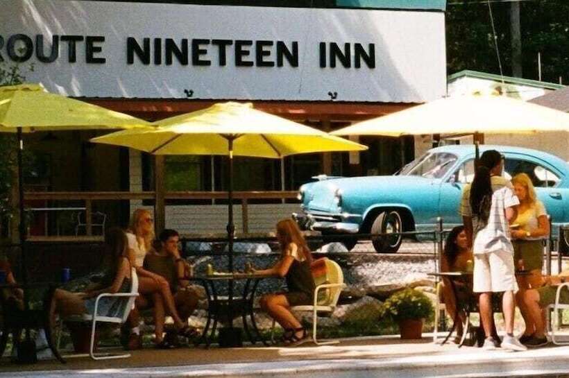فندق Route 19 Inn