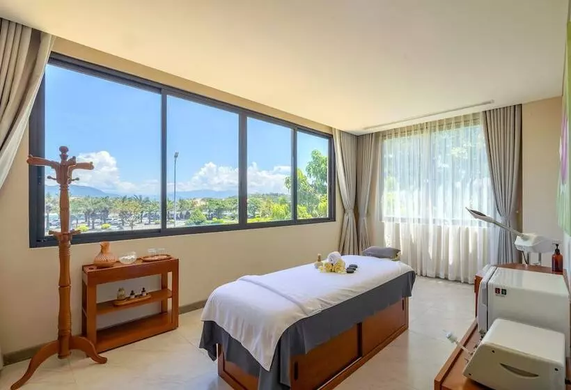 هتل Wyndham Grand Kn Paradise Cam Ranh