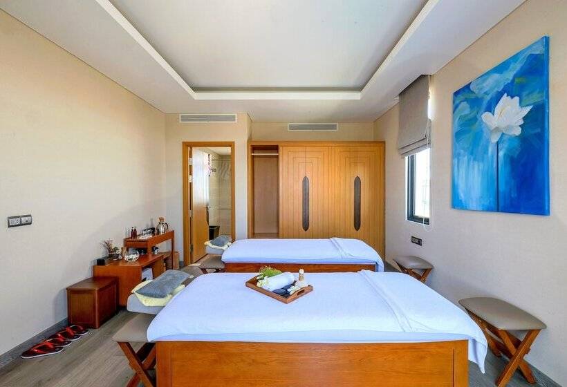 هتل Wyndham Grand Kn Paradise Cam Ranh