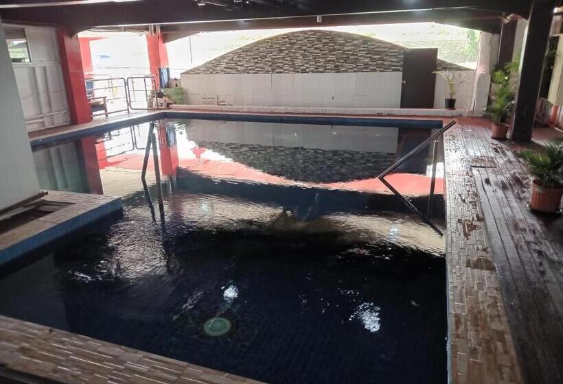 בית מלון כפרי Nadi Airport Transit