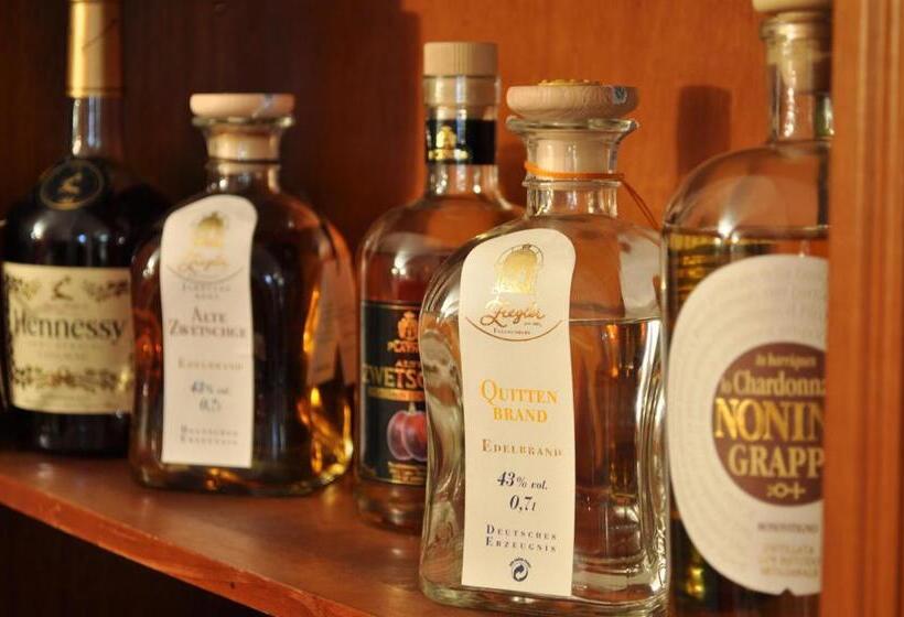 Hotel Schloss Wiesenthau