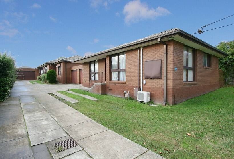 40 Thames Holiday Unit