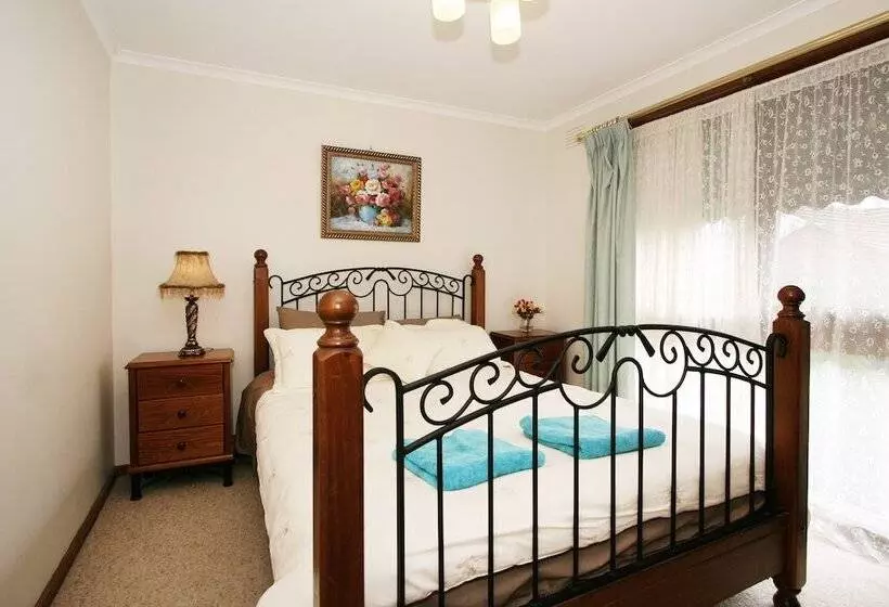40 Thames Holiday Unit