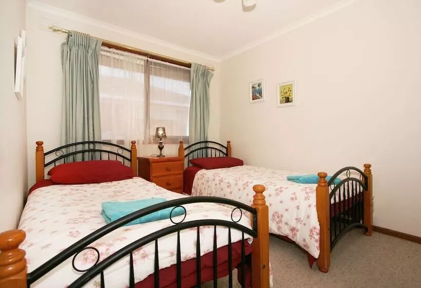 40 Thames Holiday Unit