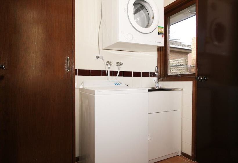 40 Thames Holiday Unit