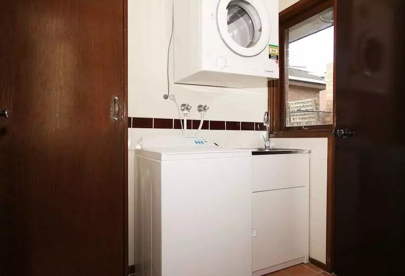 40 Thames Holiday Unit