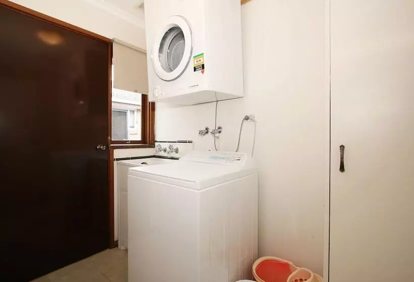 40 Thames Holiday Unit