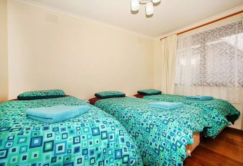 40 Thames Holiday Unit