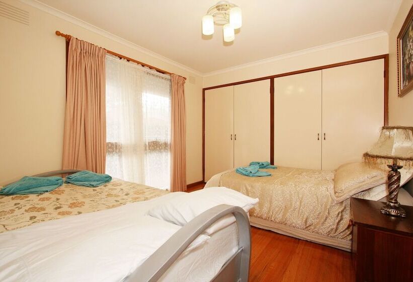 40 Thames Holiday Unit