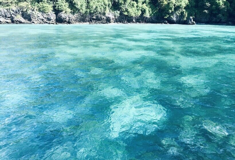 هتل At Thara Aonang