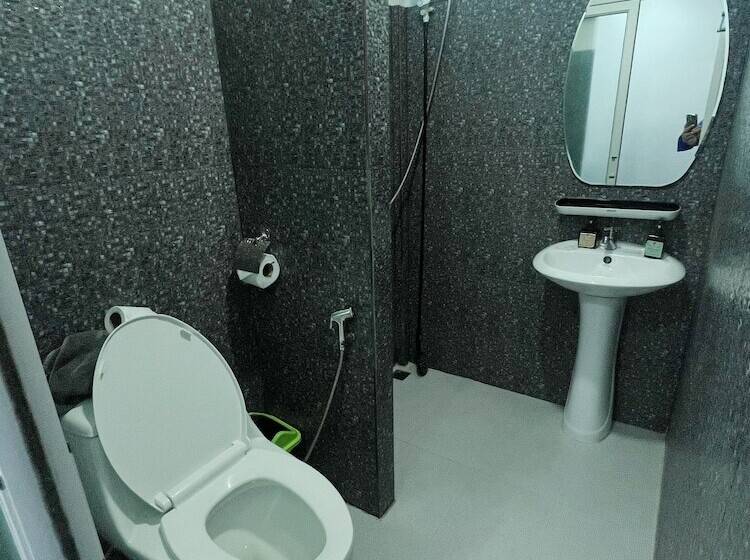 هتل At Thara Aonang