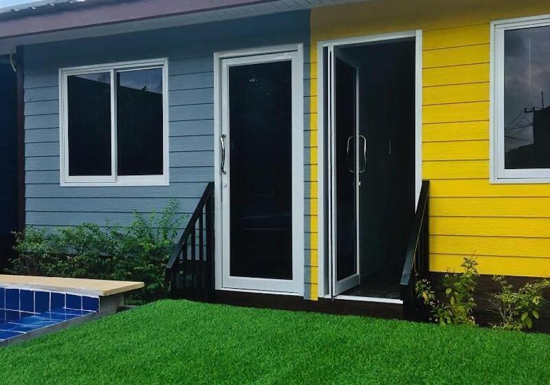 هتل At Thara Aonang