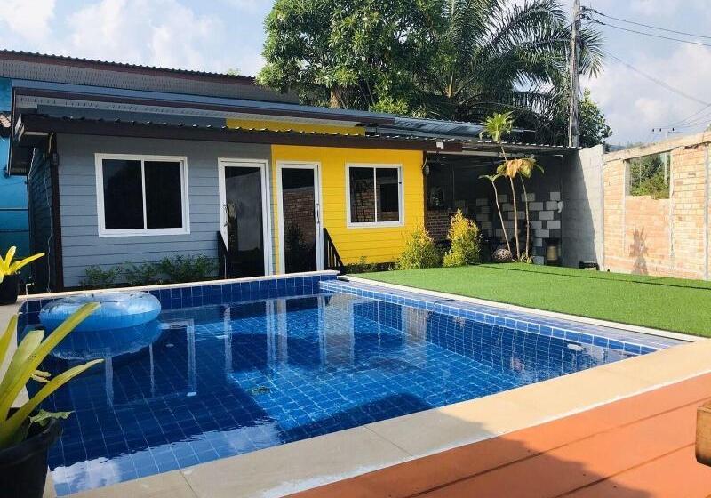 هتل At Thara Aonang