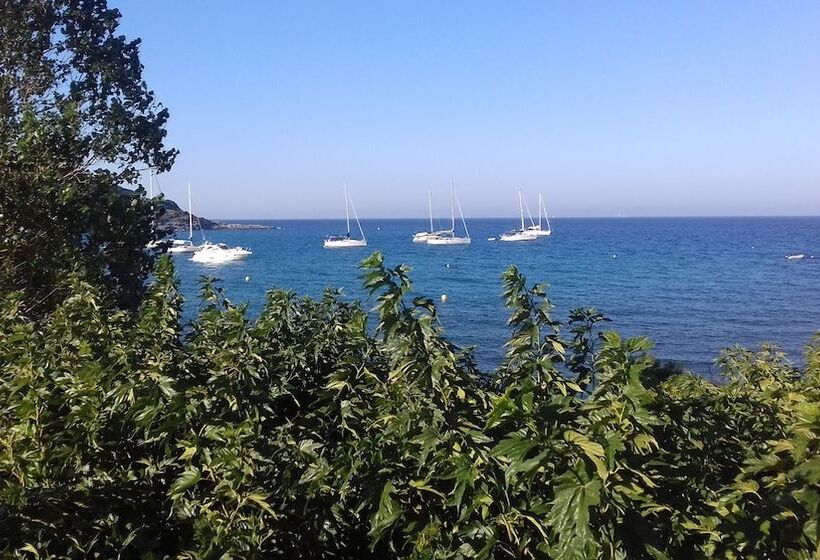 هتل Le Rendez Vous De L été