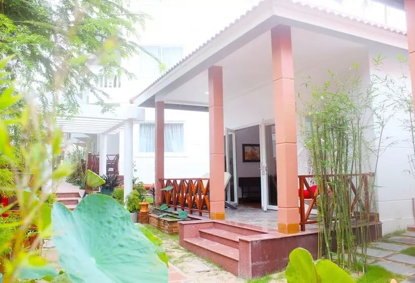 هتل Lotus Garden Resort