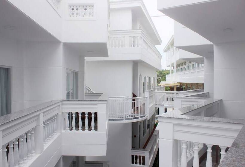 هتل Lotus Garden Resort